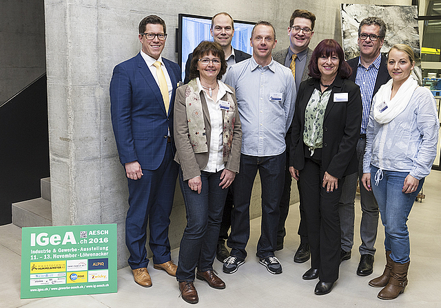 Der neue Vorstand mit der designierten Gemeinderätin (v. l.): Michael Dreier (Präsident), Monika Fanti (aus dem Vorstand demissioniert), Dieter Zwicky, Lukas Müller, Stephan Hohl, Claudia Schreiber, Silvan Ulrich und Alexa Küng.
