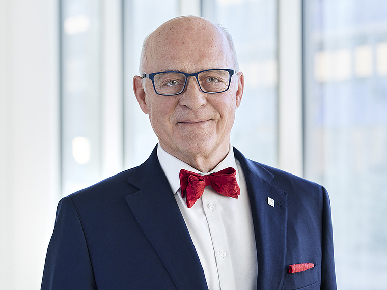Immer mit Fliege: Verwaltungsratspräsident Klaus Endress. Foto: zvg