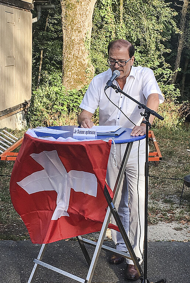 Diesmal ganz einfach: Der Gemeindepräsident gab sich in seiner Rede positiv gestimmt. Foto: Caspar Reimer