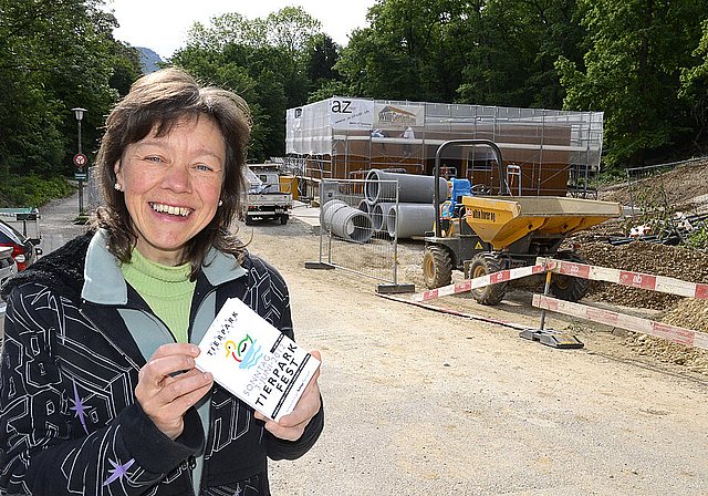 Vorfreude auf das Eröffnungsfest: Die Präsidentin des Tierparkvereins, Therese Stalder.  Foto: Heiner Leuthardt