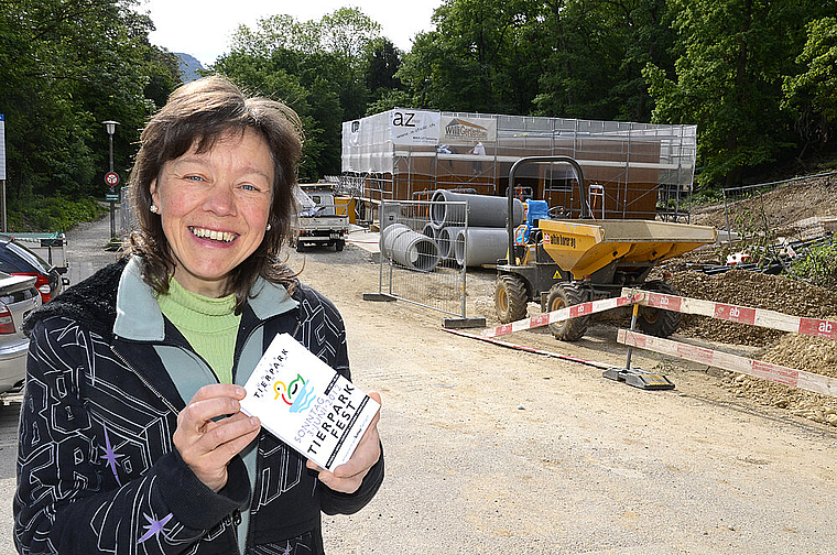 Vorfreude auf das Eröffnungsfest: Die Präsidentin des Tierparkvereins, Therese Stalder. Foto: Heiner Leuthardt