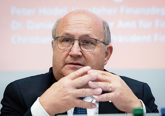 Steuerwettbewerb: Regierungsrat Peter Hodel (FDP) zeigte auf, wie der Kanton seine steuerliche Attraktivität verbessern will. Foto: Bruno Kissling