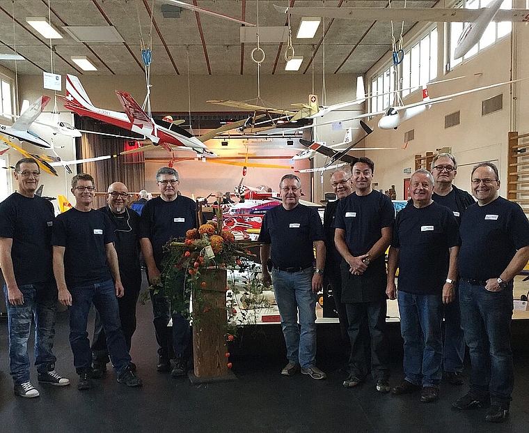 Das OK: Seit 35 Jahren existiert der Modelflugverein Brislach.Foto: Bea Asper