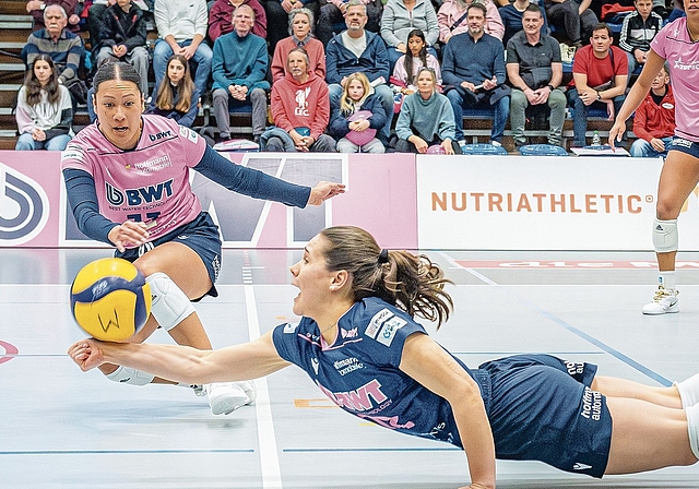 Voller Einsatz: Sm’Aesch hat das Spiel am Samstag nach einem spannenden Schlagabtausch gewonnen. Foto: zvg / Sacha Grossenbacher