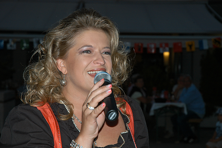 Liess die Emotionen hochleben: Prix-Walo-Preisträgerin Monique verzauberte die Festgemeinde. Foto: Bea Asper
