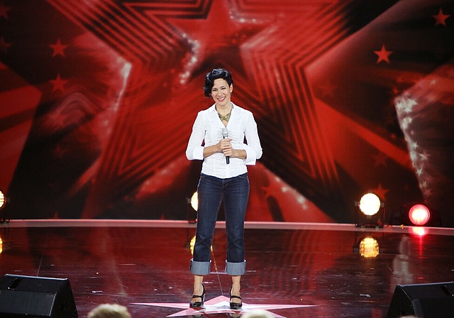 Geniesst den Applaus: «Supertalent»-Kandidatin Sylvia Heckendorn nach ihrem gelungenen Auftritt vor einem TV-Millionenpublikum.  Foto: ZVG/RTL