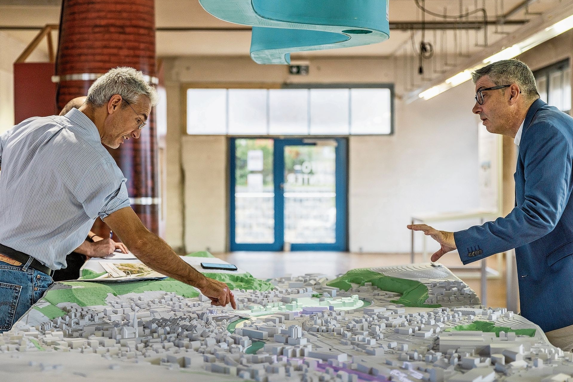 Streitgespräch: Im Infocenter erklären Roth und Bolliger ihre Ansichten.