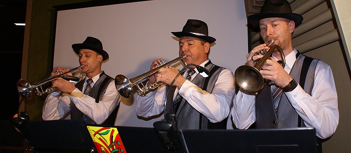 Keckes Trompeter-Trio: Andreas Schmid, Daniel Mosimann und Pascal Altermatt (v.l. ). Fotos: Jürg Jeanloz
