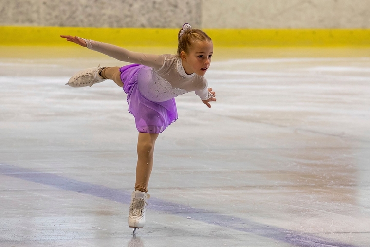 Eine echte Hoffnungsträgerin: Die Kür der siebenjährigen Amber Iellamo vom Eislauf Club Laufen reichte für den 3. Platz. Foto: Martin Staub