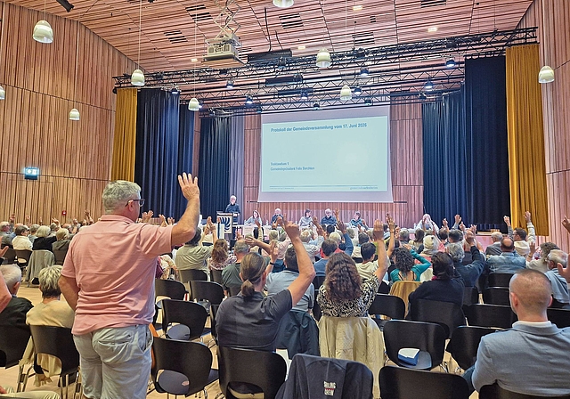 Knappes Resultat: Das kommunale Feuerwerksverbot wurde von einer knappen Mehrheit für nicht erheblich erklärt. Foto: Tobias Gfeller