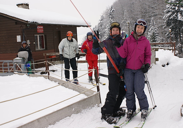 Bitte selber anbügeln: Talstation Skilift Hohe Winde.   Foto: Jürg Jeanloz