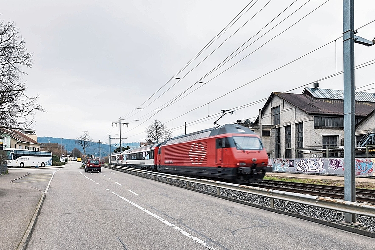 S‑Bahn-Halt rückt in weite Ferne: Der Bund will nun doch keinen Bahnhof Dornach-Apfelsee. Foto: Kenneth Nars