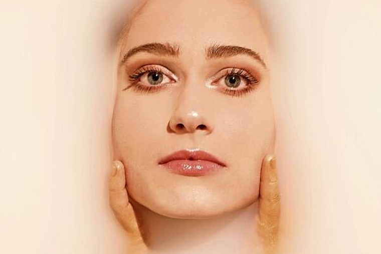 Spiegelt in ihren Songs auch die Gesellschaft: Die Luzernerin Tiffany Limacher taucht in ihrem neuen Album noch tiefer in die Gefühlswelt ab. Foto: Larissa Odermatt