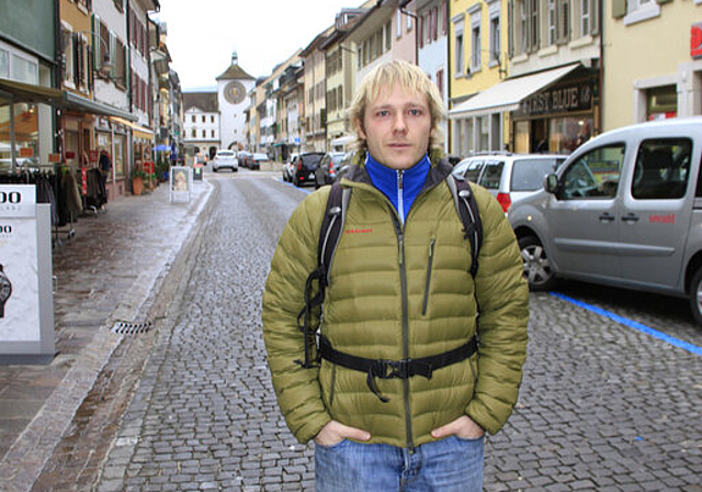 Ein extremer Abenteurer: Michael Gauer im «warmen» Laufner Stedtli.