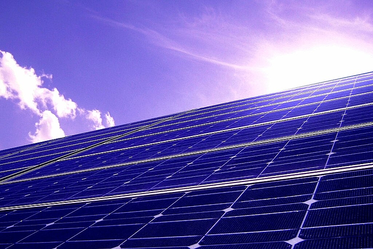 17 Prozent des gemeindeeigenen Bedarfs: So viel Strom will die Gemeinde Münchenstein mit Sonnenenergie generieren. Foto: Symbolbild/ZVG