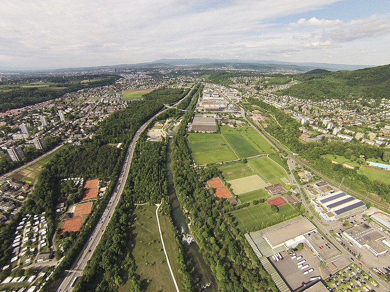 Das grüne Rückgrat: Die Birspark-Landschaft zieht sich wie ein grünes Band durch die Agglomeration.  Foto: ZVG/Felix Vögeli