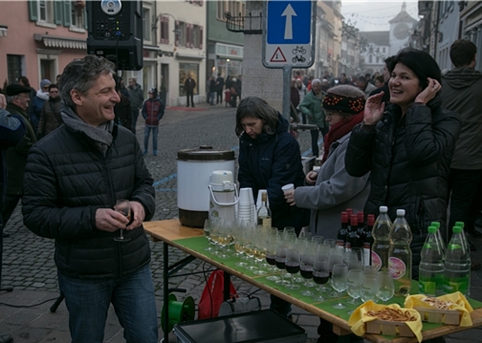 Eröffnet den Apéro: Alex Imhof. Fotos Martin Staub Eröffnet den Apéro: Alex Imhof. Fotos Martin Staub
