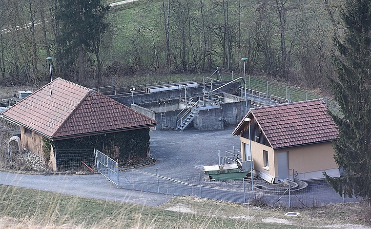 Streitpunkt: ARA vor dem Tor zum Chaltbrunnental. Foto: Bea Asper