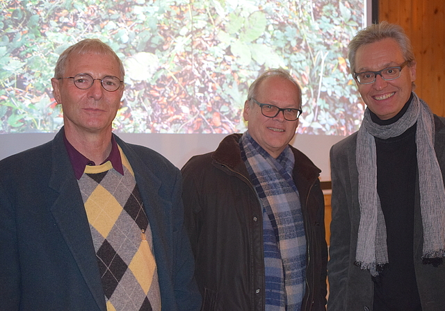 Experten (v. l.): Kreisförster Martin Roth, Kantonsoberförster Jürg Fröhlicher und Forstingenieur Peter Brang von der Eidgenössischen Forschungsanstalt Wald, Schnee und Landschaft.  Foto: Bea Asper