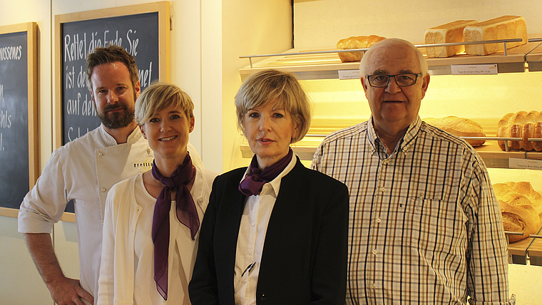 Die vierte Generation übernimmt (v. l.): Die Geschwister André Grellinger und Simone Brugger-Grellinger führen neu die Geschäfte, werden dabei von den Eltern Yvonne und Karl Grellinger im Betrieb weiterhin unterstützt. Foto: Caspar Reimer