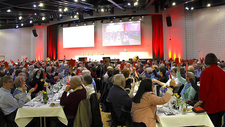 Vollbesetztes Congress Center Basel: Am Freitag lud die Raiffeisenbank Arlesheim zur Generalversammlung.