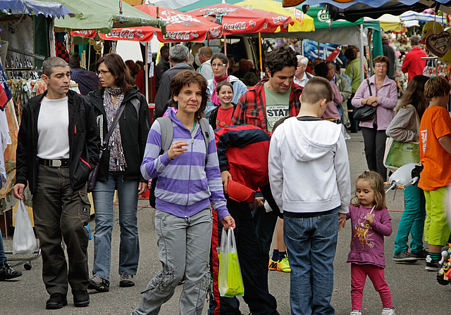 Publikum: Mitunter ganz reges Markttreiben.  Foto: Martin Staub