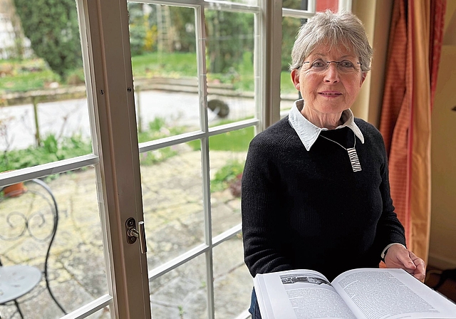 Fleiss und Neugierde: Doris Huggel hat in ihrem Buch die Geschichte ihres Urgrossvaters aufgearbeitet. Foto: Caspar Reimer