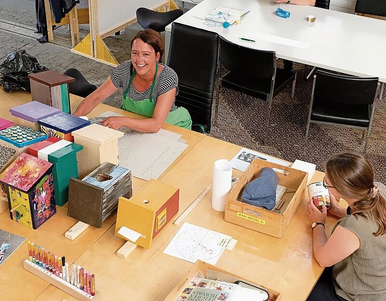 Blick ins Machwerk Kreativ: (v. l.) Claudia Voegelin und Denise Kaufmann. Foto: Thomas Brunnschweiler