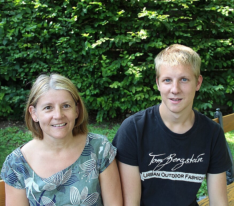 <em>Gemeinsame Feier: </em>Mutter Daniela Saner und Sohn Benjamin Saner haben ihr Eidgenössisches Fähigkeitszeugnis gleichzeitig erhalten.Foto: zvg