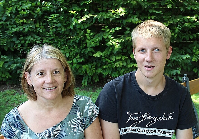 <em>Gemeinsame Feier: </em>Mutter Daniela Saner und Sohn Benjamin Saner haben ihr Eidgenössisches Fähigkeitszeugnis gleichzeitig erhalten.Foto: zvg