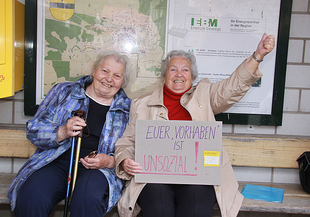 Haben rebellisches Blut: Hedi Jeisy (l.) und Tilde Fuchs kämpfen fürs Postauto.