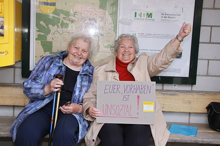 Haben rebellisches Blut: Hedi Jeisy (l.) und Tilde Fuchs kämpfen fürs Postauto.