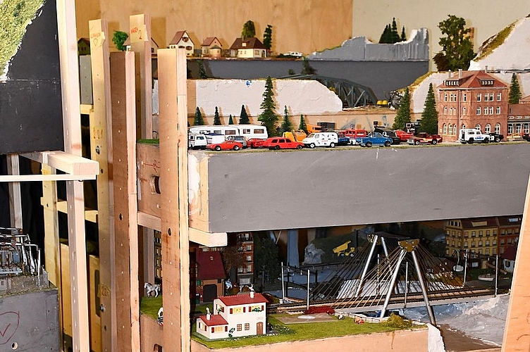 Minutiöse Handarbeit: die von den Kindern gestalteten Module. Minutiöse Handarbeit: die von den Kindern gestalteten Module.