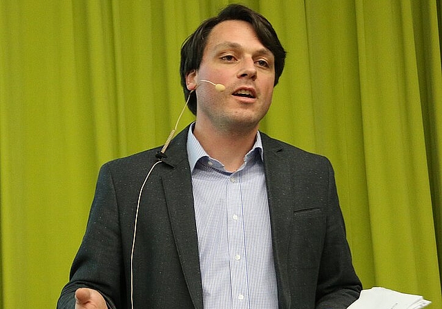 Hochwasserschutz: Philipp Meyer will die Birs verbreitern. Foto: Gini Minonzio