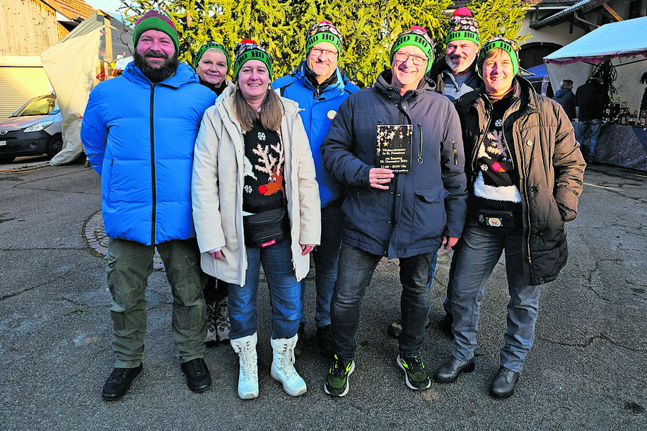 Das OK hatte allen Grund zum Strahlen: Der Weihnachtsmarkt in St. Pantaleon konnte bei bestem Winterwetter durchgeführt werden. 