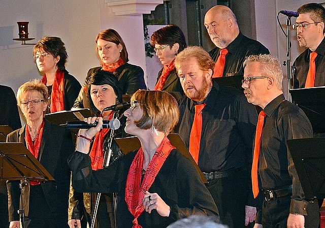 Leidenschaftlich: Solistin Silvia stellt sich mit ausdrucksstarker Stimme in den Dienst des Herrn: «Use me Lord». Foto: Roland Bürki