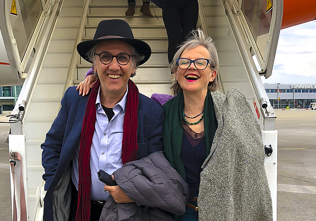 Bereiten ihren Ausstieg vor: Die Theatermacher Georg Darvas und Johanna Schwarz haben den Prozess ihrer Ablösung als Leitungsduo von neuestheater.ch angestossen.  Foto: ZVG