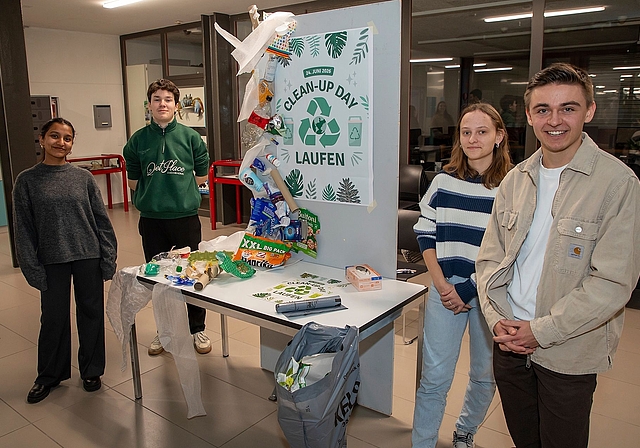 Das Team «Clean-up Day»: Das Projekt wurde von der Jury nebst zwei weiteren als Siegerprojekt bewertet. Fotos: Martin Staub