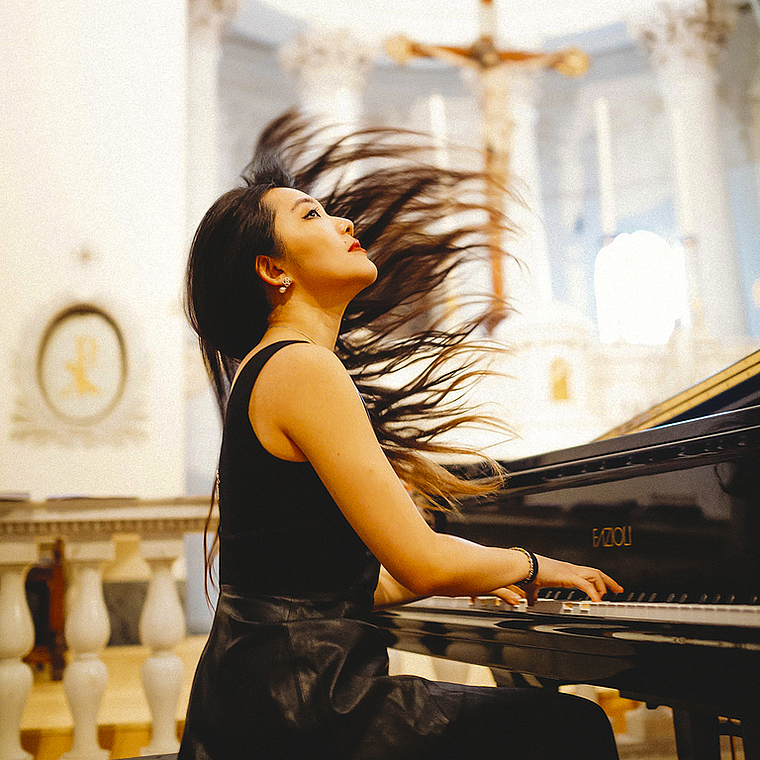 Einst als Wunderkind gerühmt, am Samstag Gast in Aesch: Mélodie Zhao verbindet Virtuosität mit musikalischem Einfühlungsvermögen. Foto: ZVG