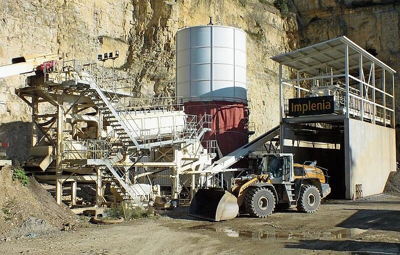 Im Steinbruch: Die Aufbereitungsanlage im Steinbruch leistet nachhaltige Arbeit pur.
