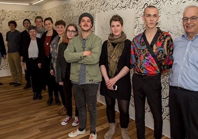 Kunstschaffende und Förderer junger Kunst: (v.l.) Kurt Huber, Daniel Züsli, Markus Aebersold, Anne Roth, Chris Handberg, Franziska Baumgartner, Fanny Jemmely, Julia Gunti, Aramis Navarro, Fiona Könz, Severin Hallauer und Heinz Roth. (nicht anwesen