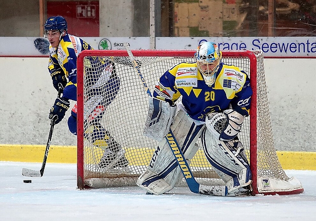 <em>Bollwerk: </em>Laufens Defensive kommt grosse Bedeutung zu. Etwa Goalie Imhof und Verteidiger Glanzmann.<em>Foto: eh-presse</em>