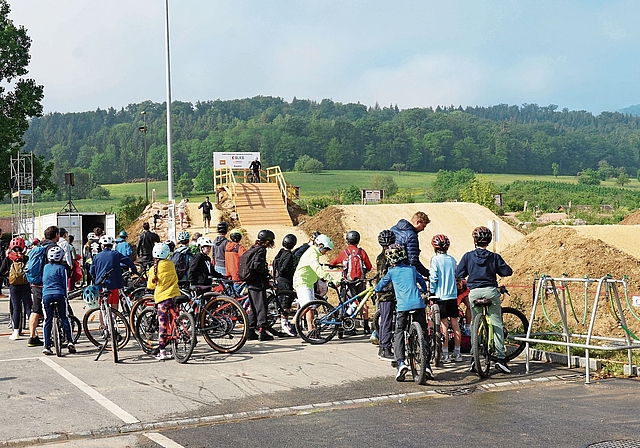 Neu eröffnet: Die Jumpline zog am Kids Trail Day die Blicke der Kinder und Jugendlichen auf sich. Fotos: Tobias gfeller 