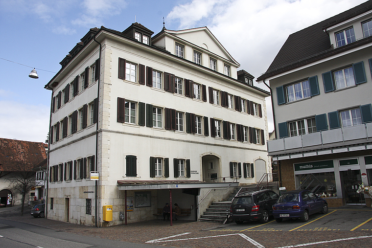 Wer gibt künftig im Gemeindehaus politisch den Ton an? Am 14. April wählen die Dornacher ihre neun Gemeinderäte. Foto: Edmondo Savoldelli