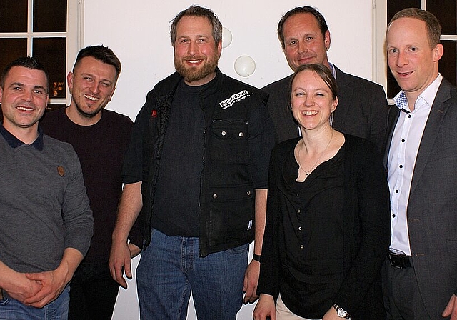 <em>Vorstand IG Laufen anlässlich der GV: </em>(v.l.) Abtretender Präsident Alexander Beck, abtretender Marketing-Chef Nafi Emri, Vizepräsident Roman Bucher, Repräsentant Verbände Christoph Kern, Sekretärin Nicole Kuster und Finanzchef Daniel S