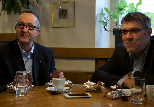 Hungrig auf das Amt als Regierungsrat: Thomas Weber (l.) und Eric Nussbaumer im Restaurant Zemp in Laufen.   Foto: RAPHAEL AMMANN