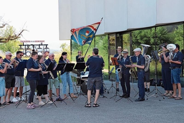 Unterhaltung: Die Musikgesellschaft Rodersdorf tritt am Sommerfest auf.