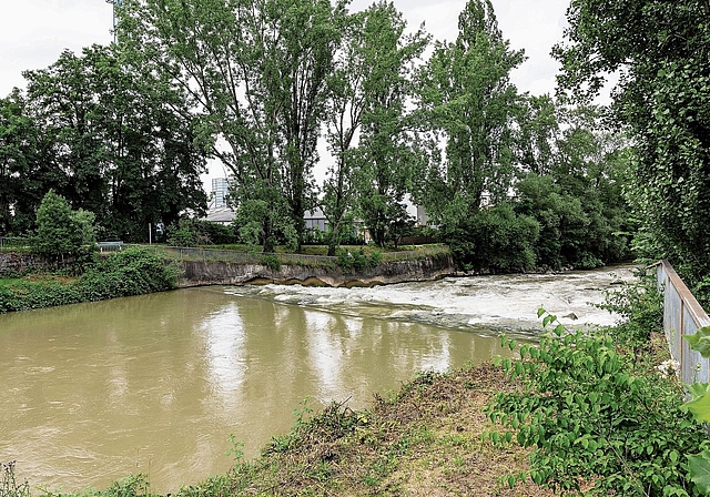 Hier wäre eine Brücke machbar: Bei den Stromschnellen könnte der Fluss überquert werden. Foto: Archiv / Kenneth Nars