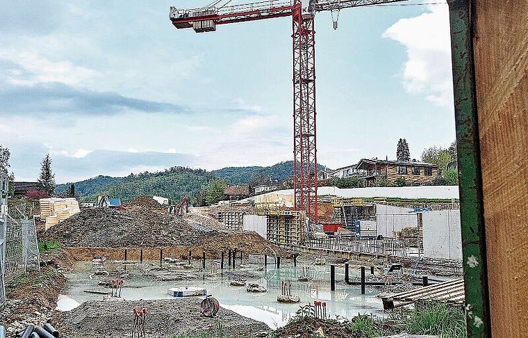 Überflutet: Auf der Baustelle bildete sich ein See aus giftigem Betonwasser, das ins Naturschutzgebiet lief. Foto: Christian Jaeggi