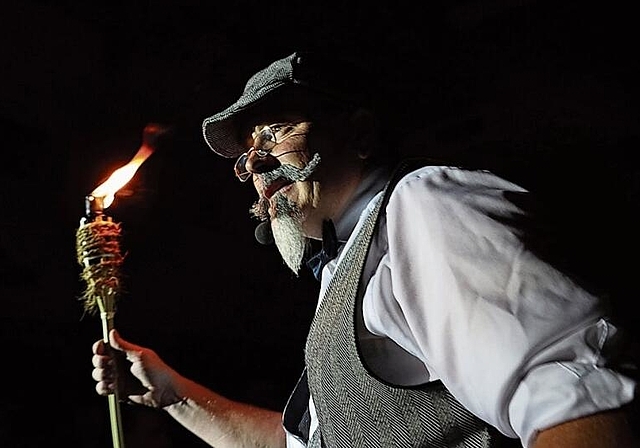 Abenteurer Jacques Jones: Andreas Wyss als Jacques Jones sucht nach dem verlorenen Ton.  Foto: CARLO LANG